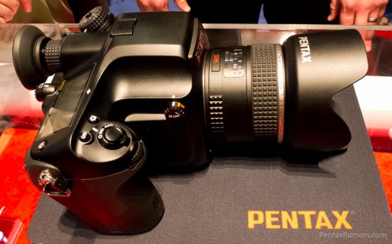 Pentax 645D medium fomat camera-1