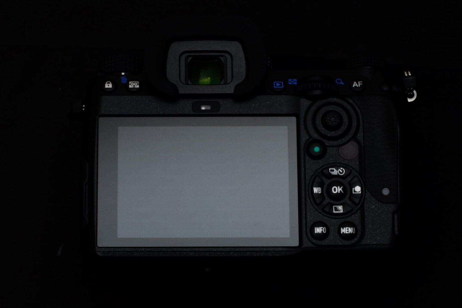 The upcoming Pentax K-new flagship APS-C DSLR camera will have a fixed
